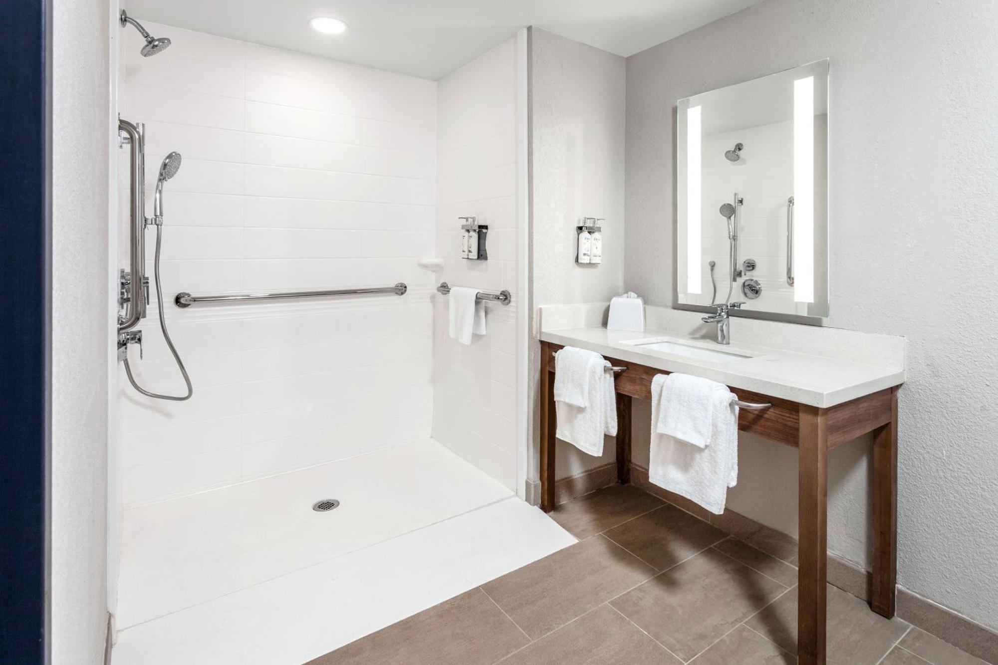 Candlewood Suites Columbus North, An Ihg Hotel Exteriör bild